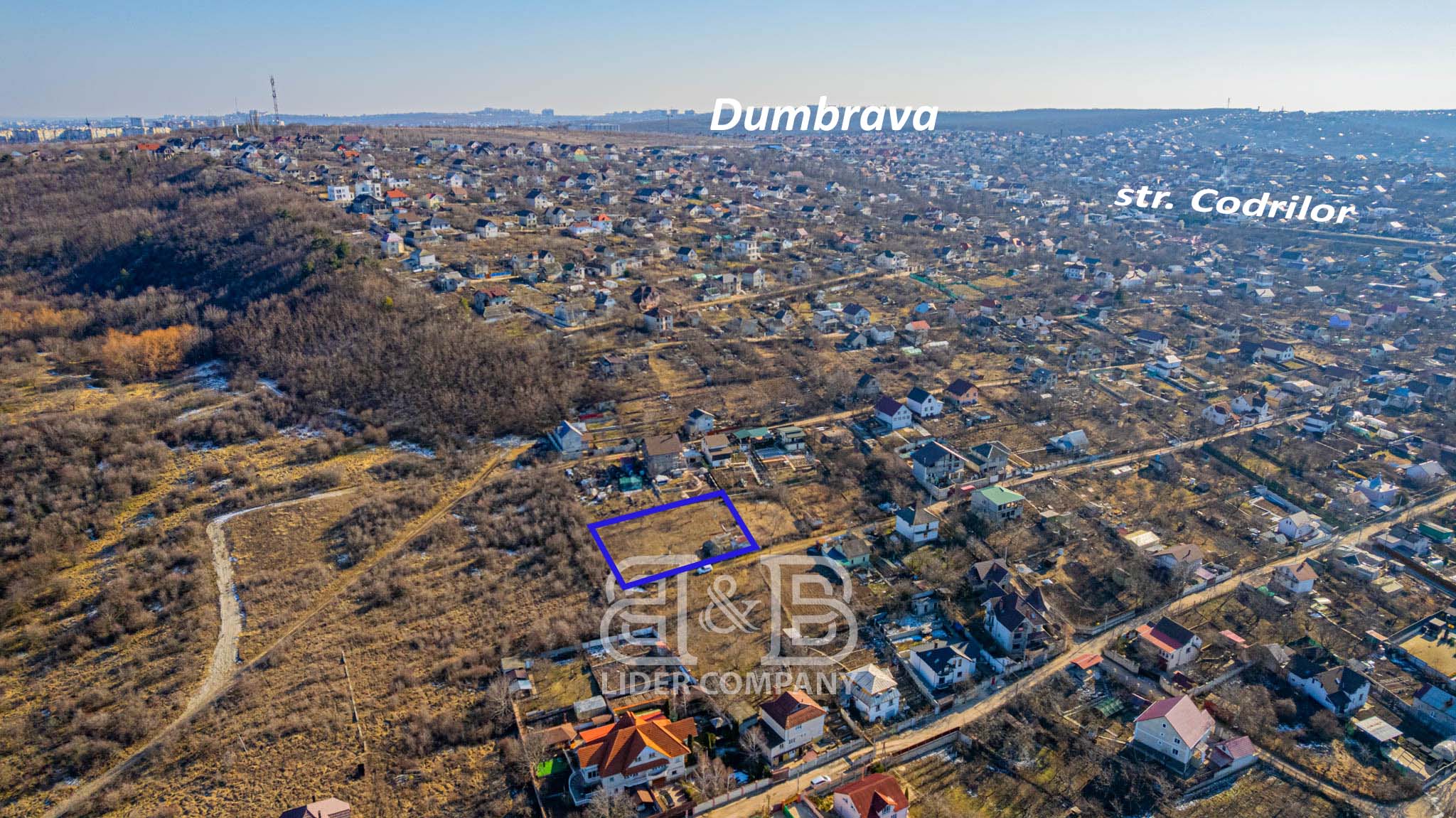 Se vinde teren în comuna Truseni – Lot pomicol 5,4 ari
