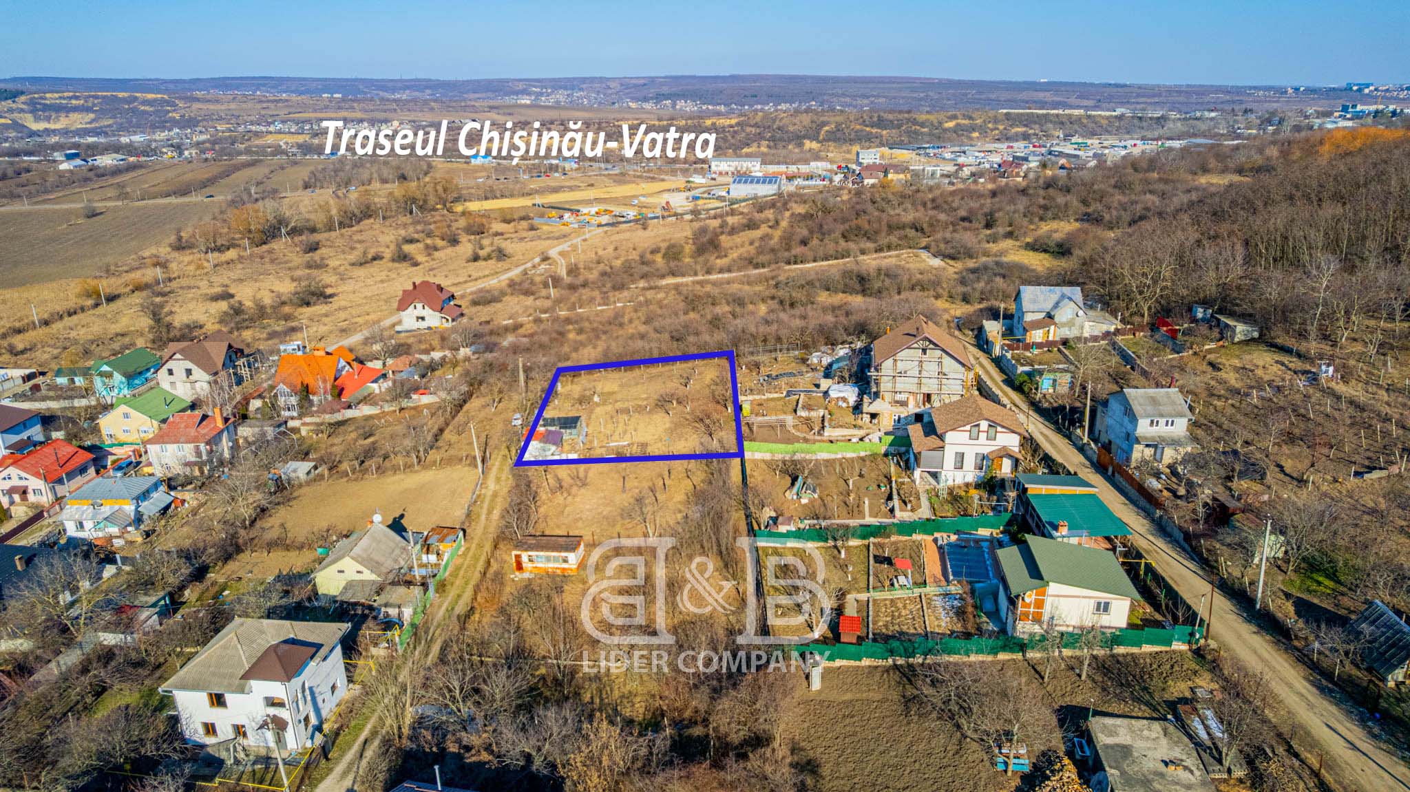 Se vinde teren în comuna Truseni – Lot pomicol 5,4 ari