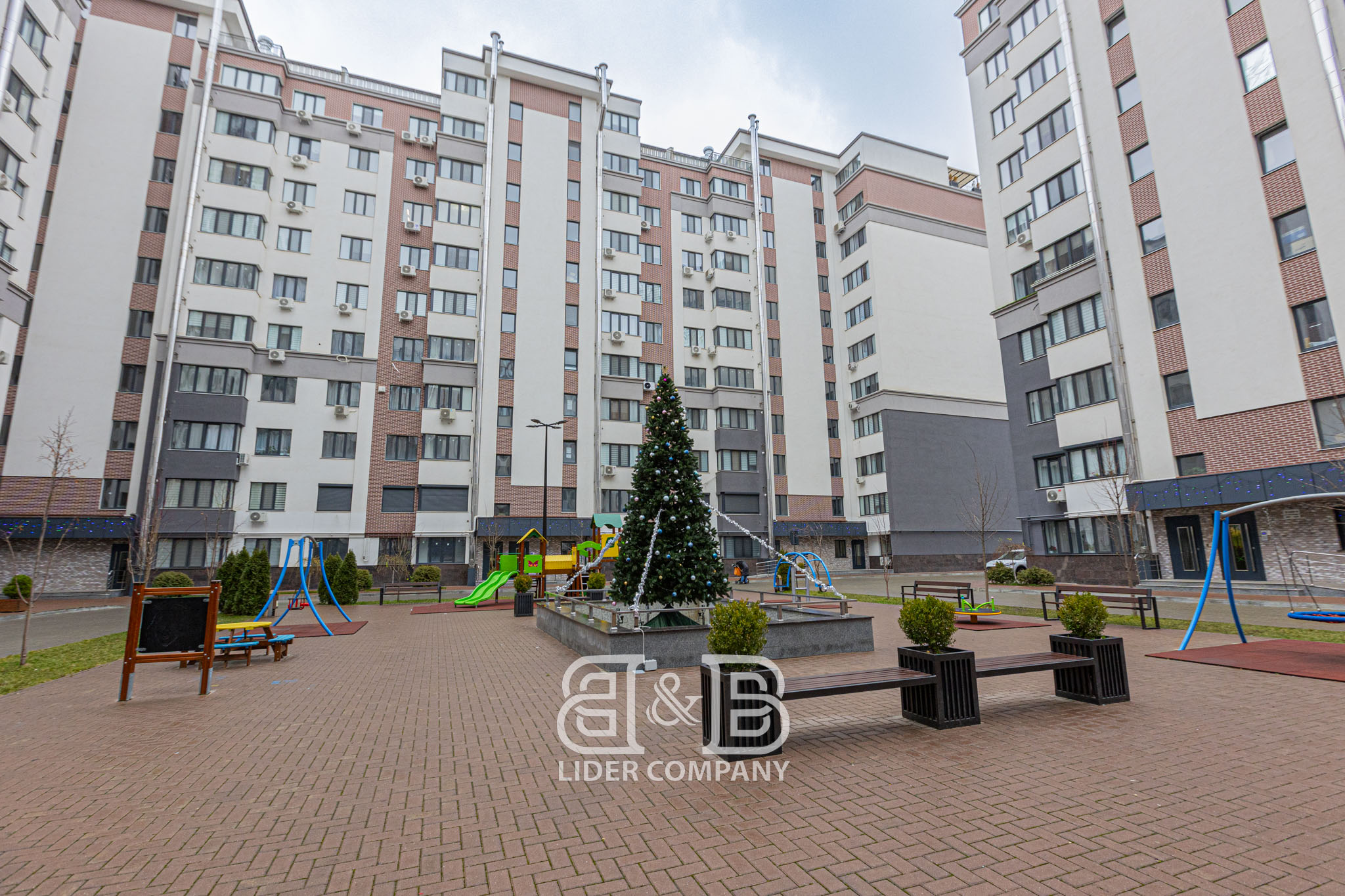 Apartament cu 3 camere în sectorul Centru al capitalei , Bloc Nou !