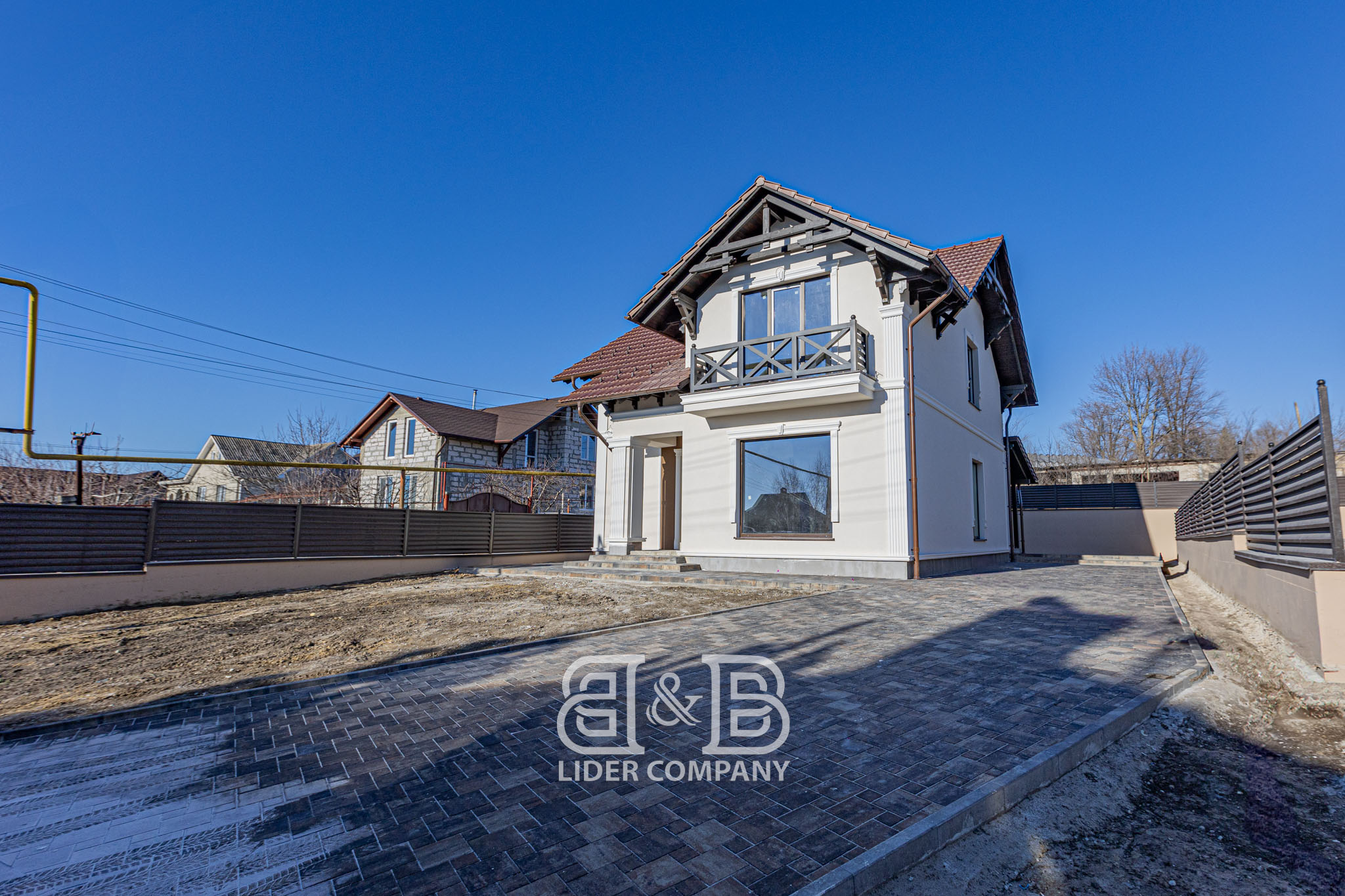 Casă în 2 nivele , 188 m2 în Băcioi