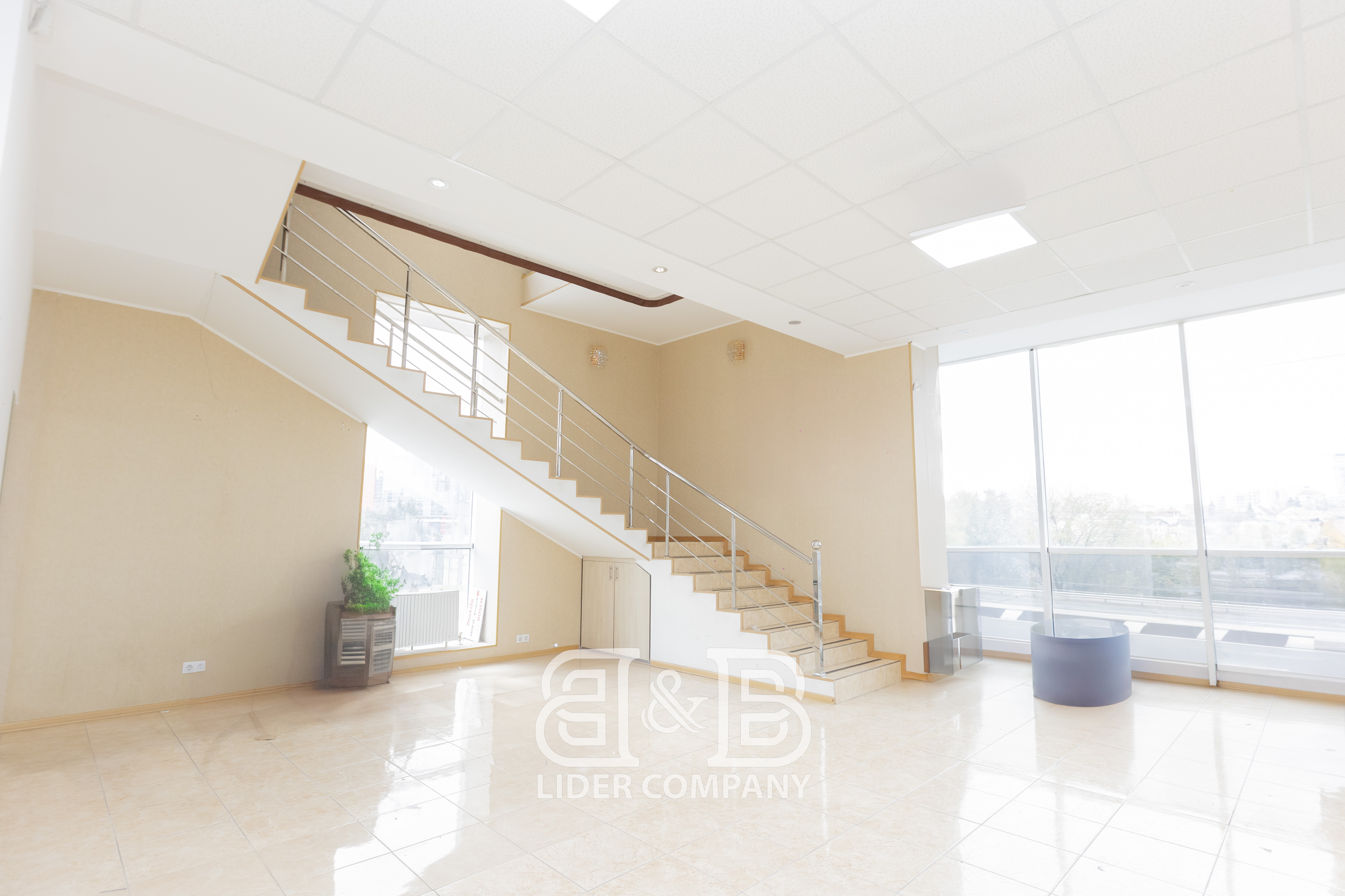 Spațiu comercial 600 m2 Centru str. Melestiu Vizavi de Molldova