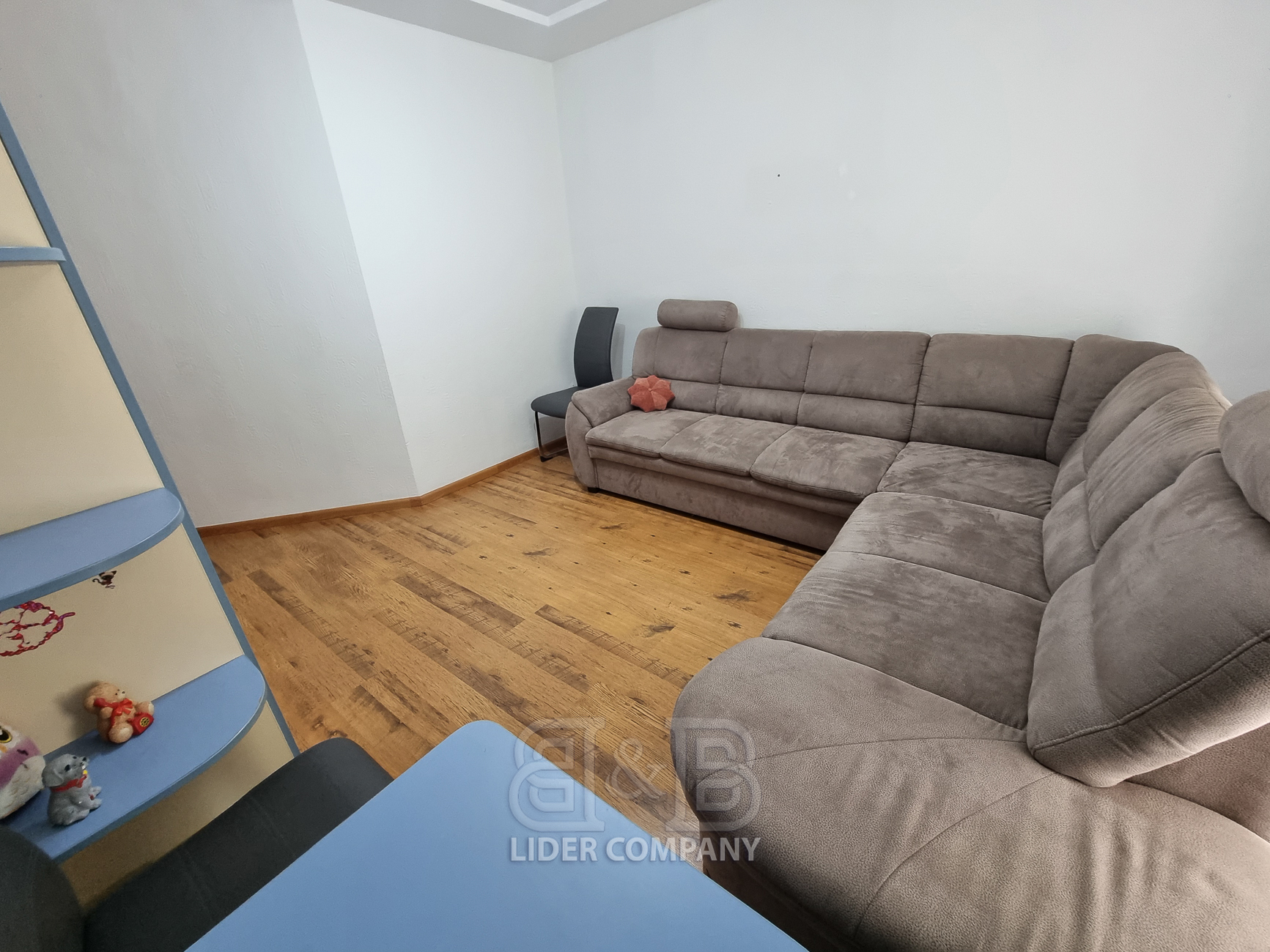 Chirie apartament la sol – 2 dormitoare + living – Dumbrava