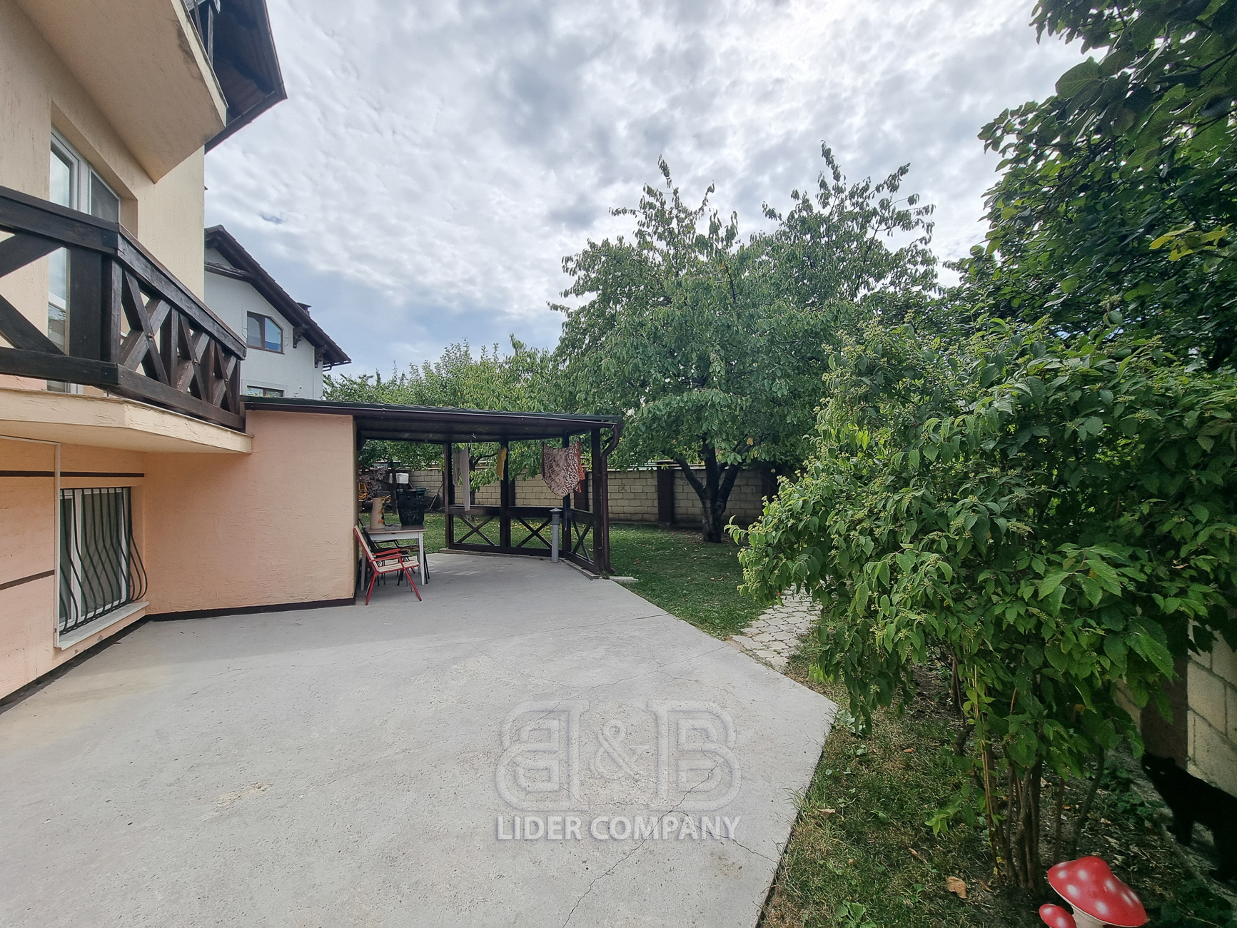 Chirie apartament la sol – 2 dormitoare + living – Dumbrava