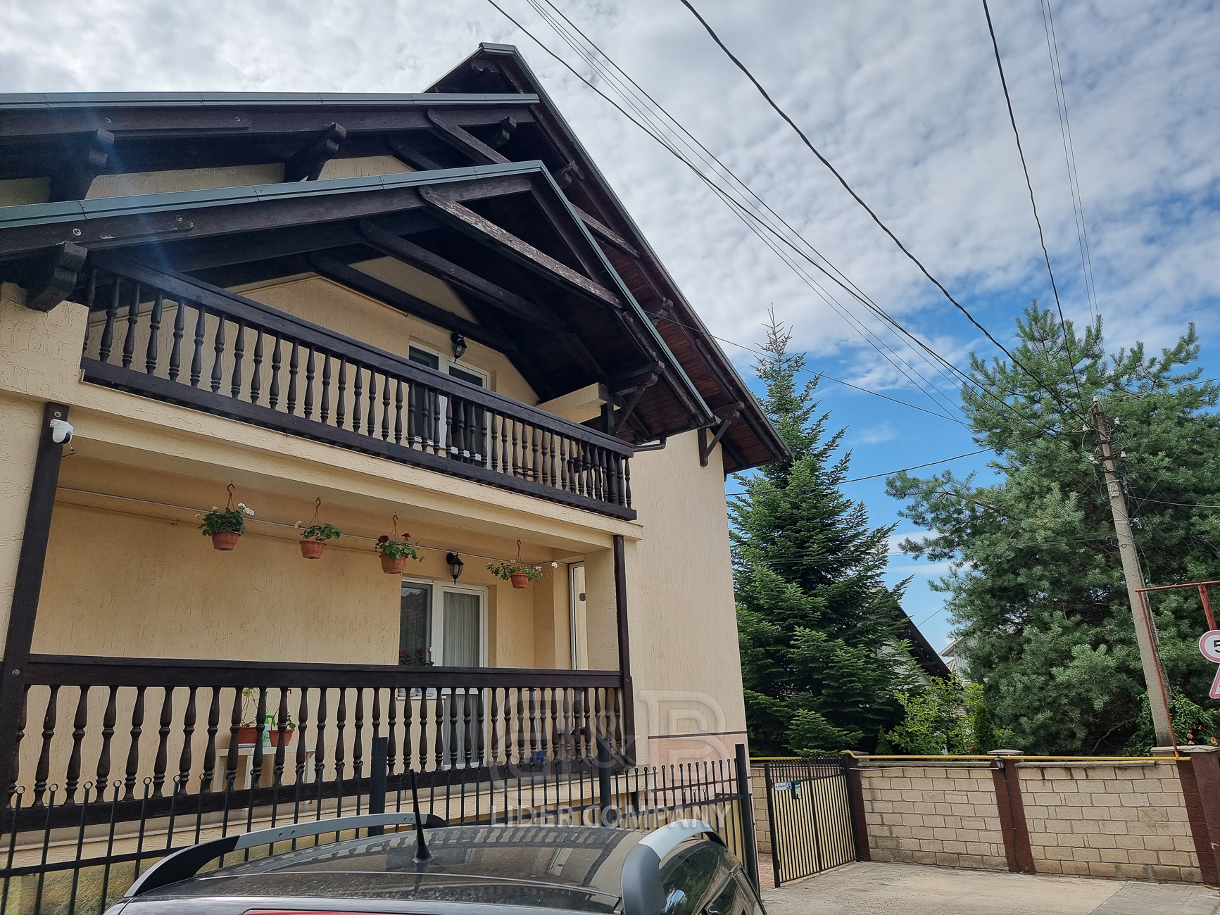 Chirie apartament la sol – 2 dormitoare + living – Dumbrava