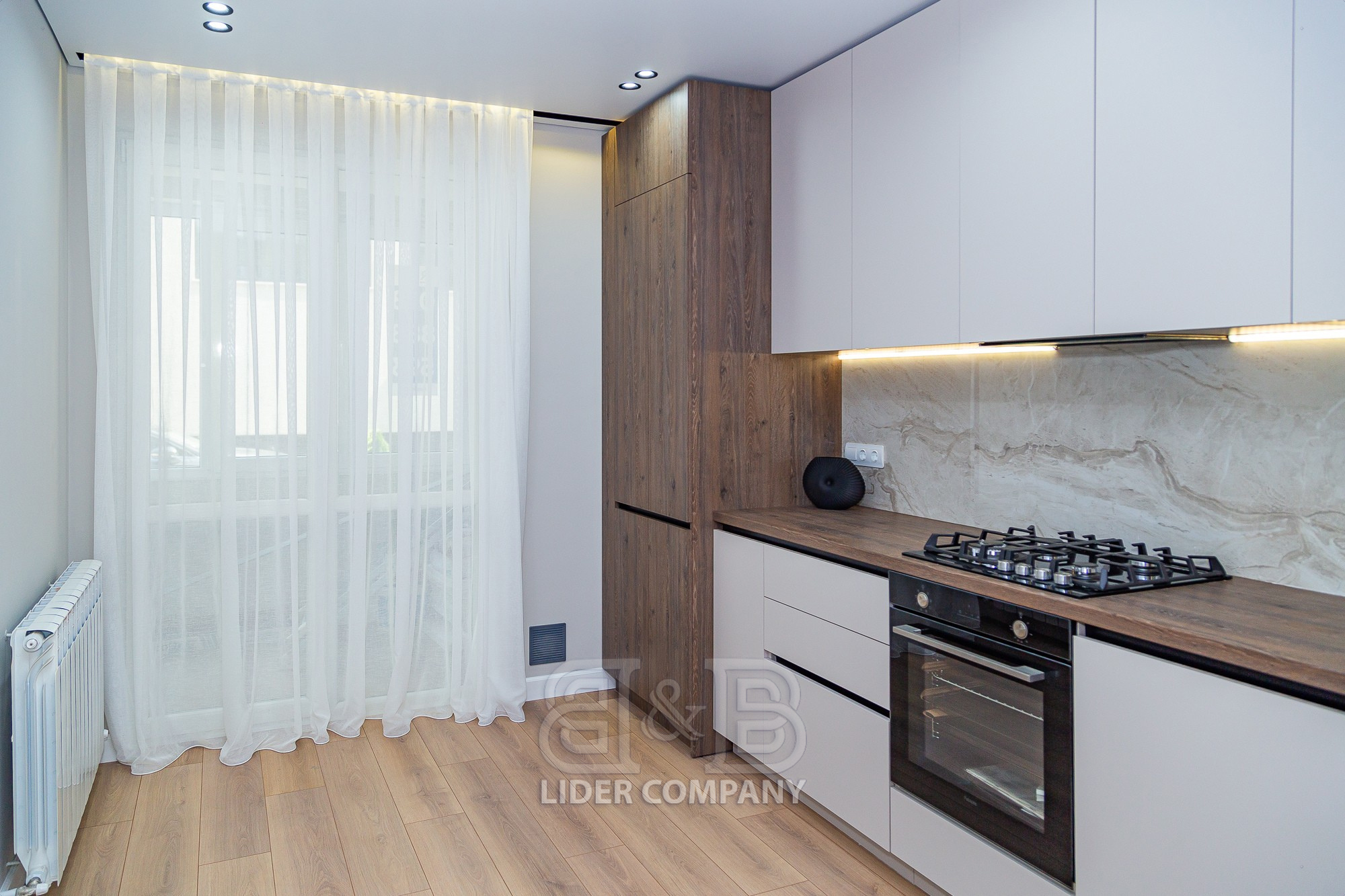 Apartament cu 3 camere de vânzare – sectorul Buiucani, Complexul ExFactor