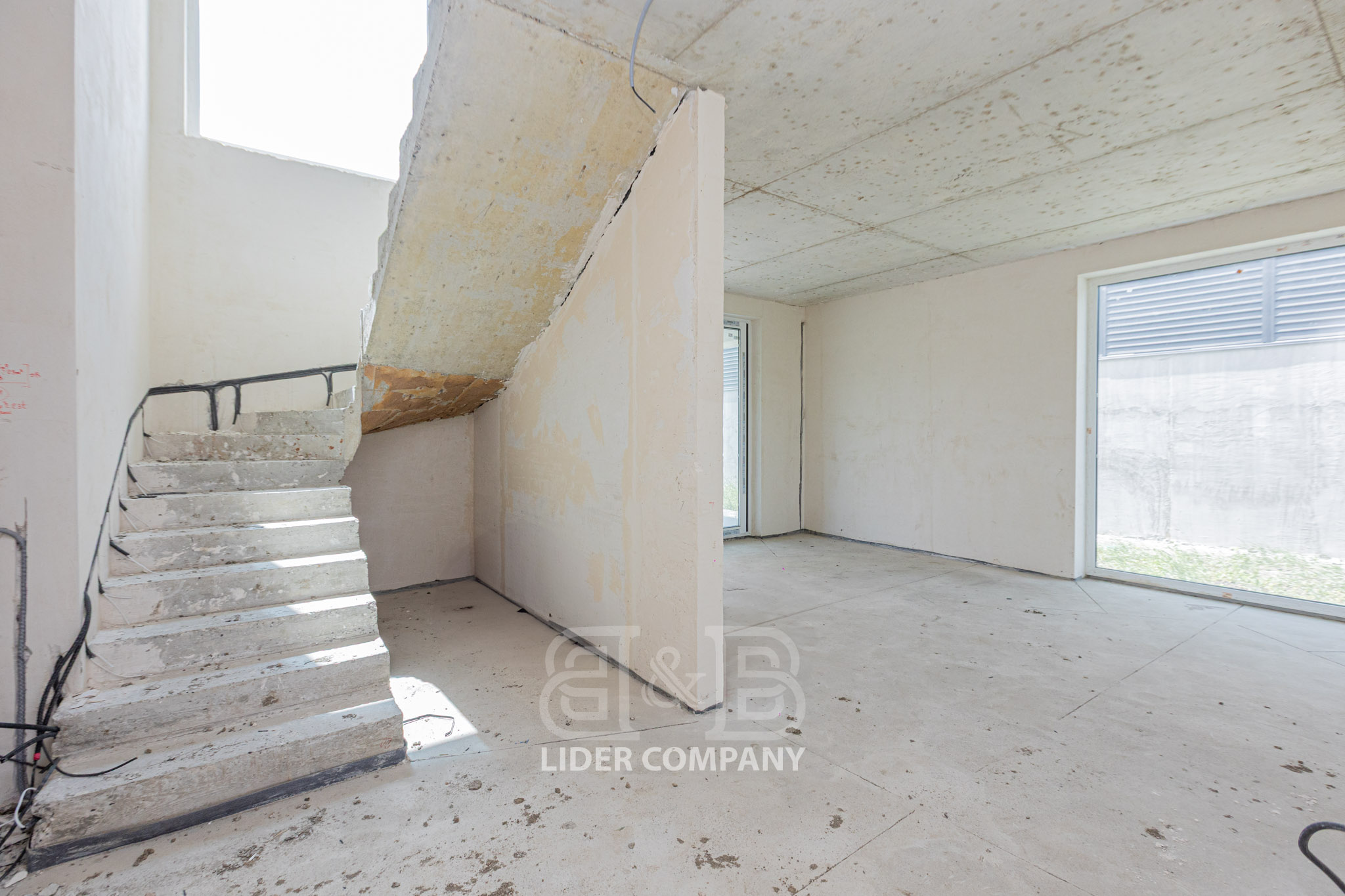 Spre vânzare o casă modernă cu design minimalist - Grătiești