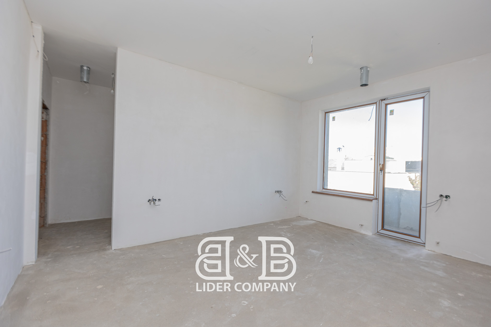 Casă Nouă de locuit  în 3 nivele –270 m²