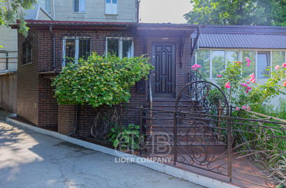 Apartament la sol – 74 mp, str. Bariera Sculeni, mun. Chișinău