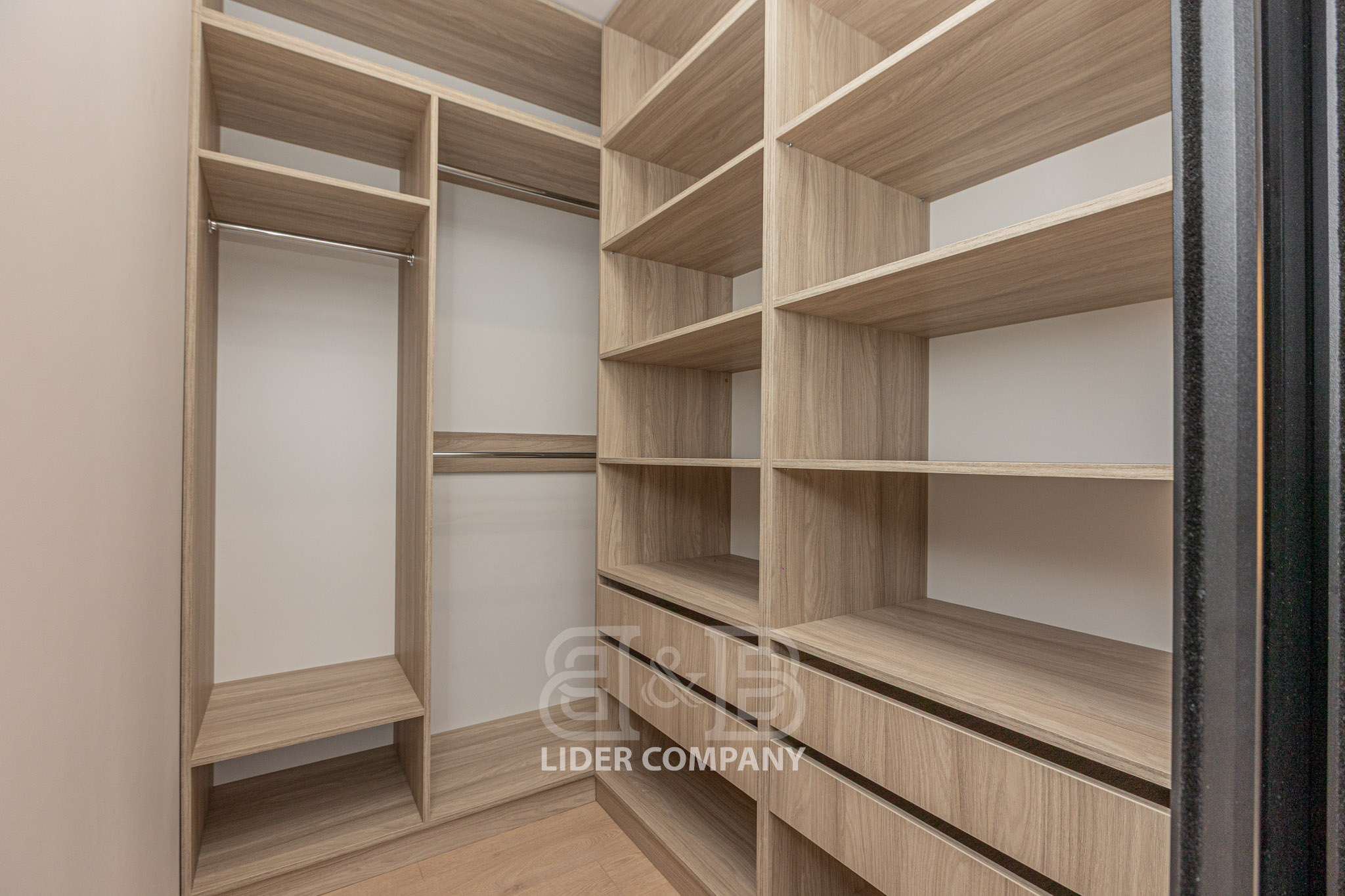 Spre vânzare apartament spațios Complexul Rezidențial Lagmar, sectorul Buiucani