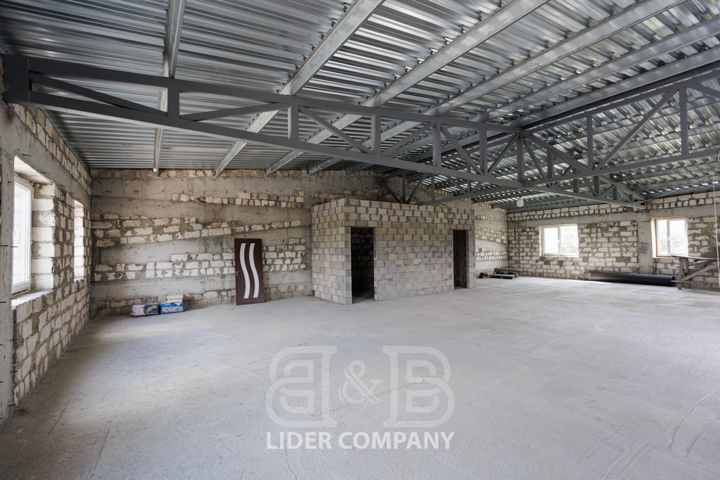 Spațiu industrial/depozit de vânzare – 1.100 mp, sectorul Centru