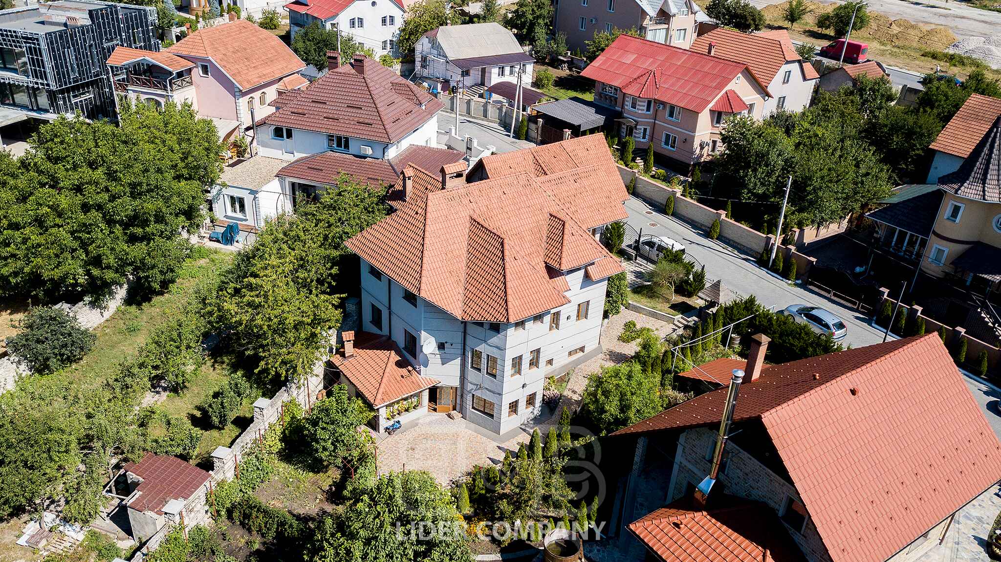 Casă gata de trai cu o suprafață de 220 m2 , Telecentru