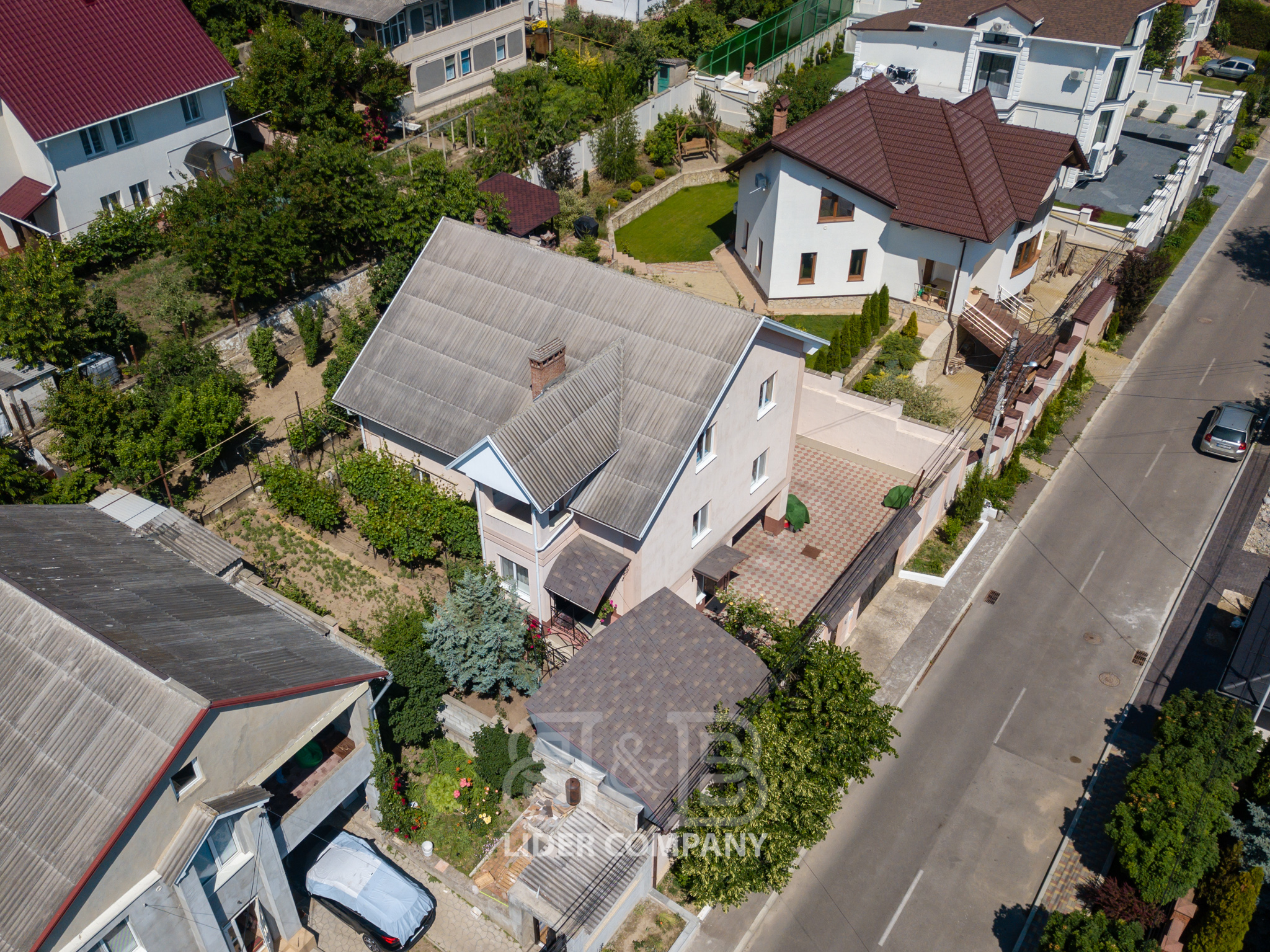 Casă în 3 nivele ,  Codru str.Sfîntul Nicolae 80