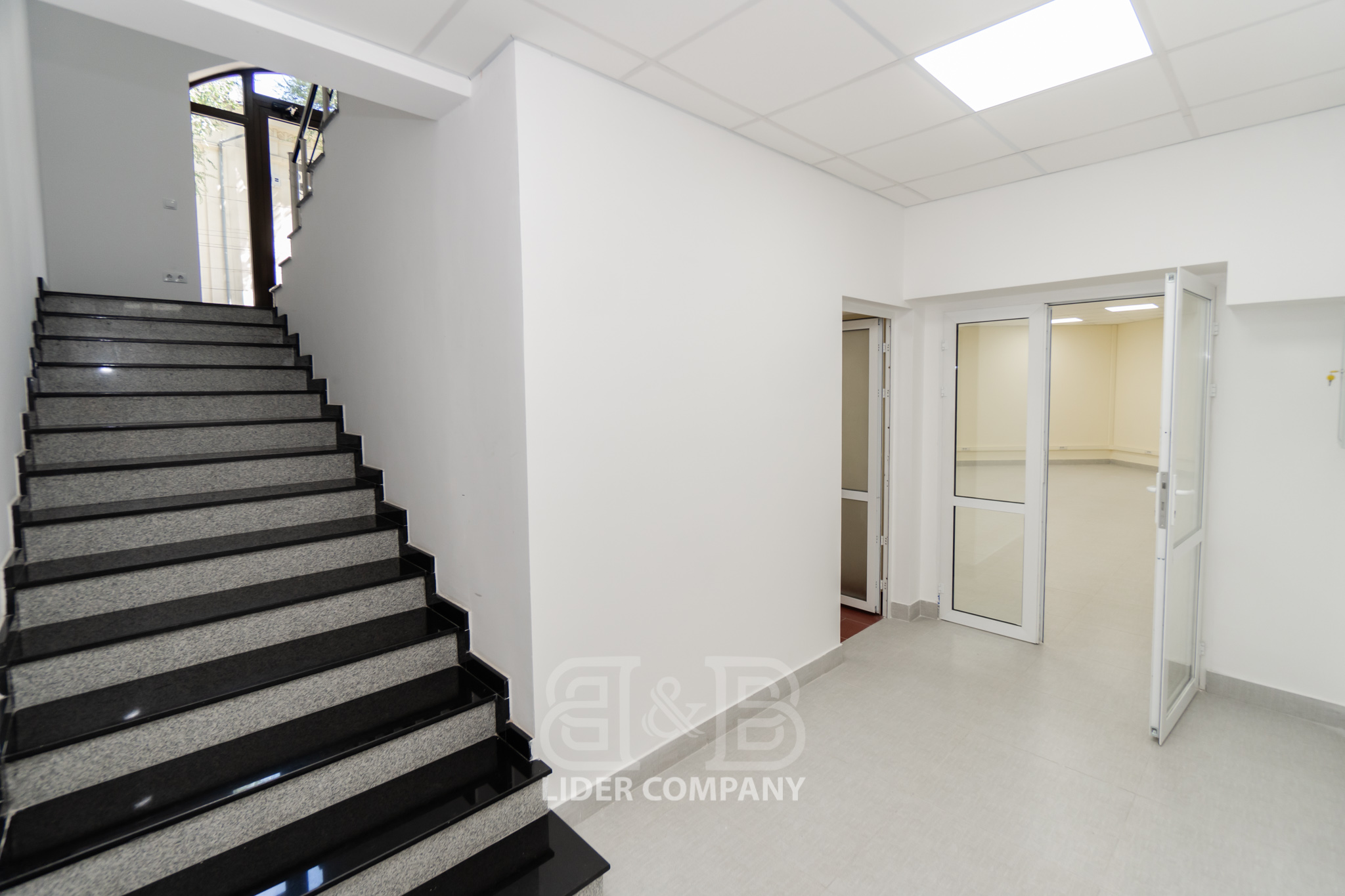 Chirie spatiu comercial 180 mp Centru , str. Sfatul Tării