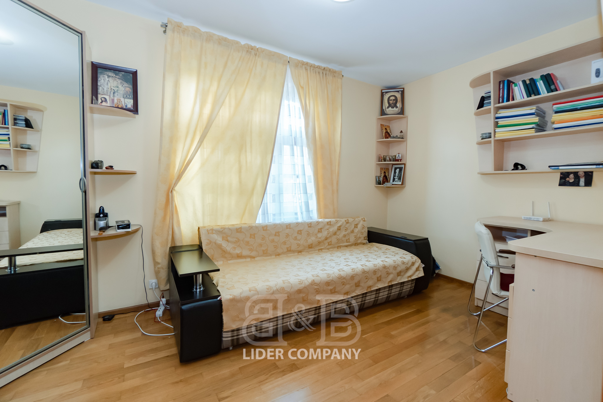 Casă în 4 nivele cu o suprafață de 480 m2 , Stăuceni