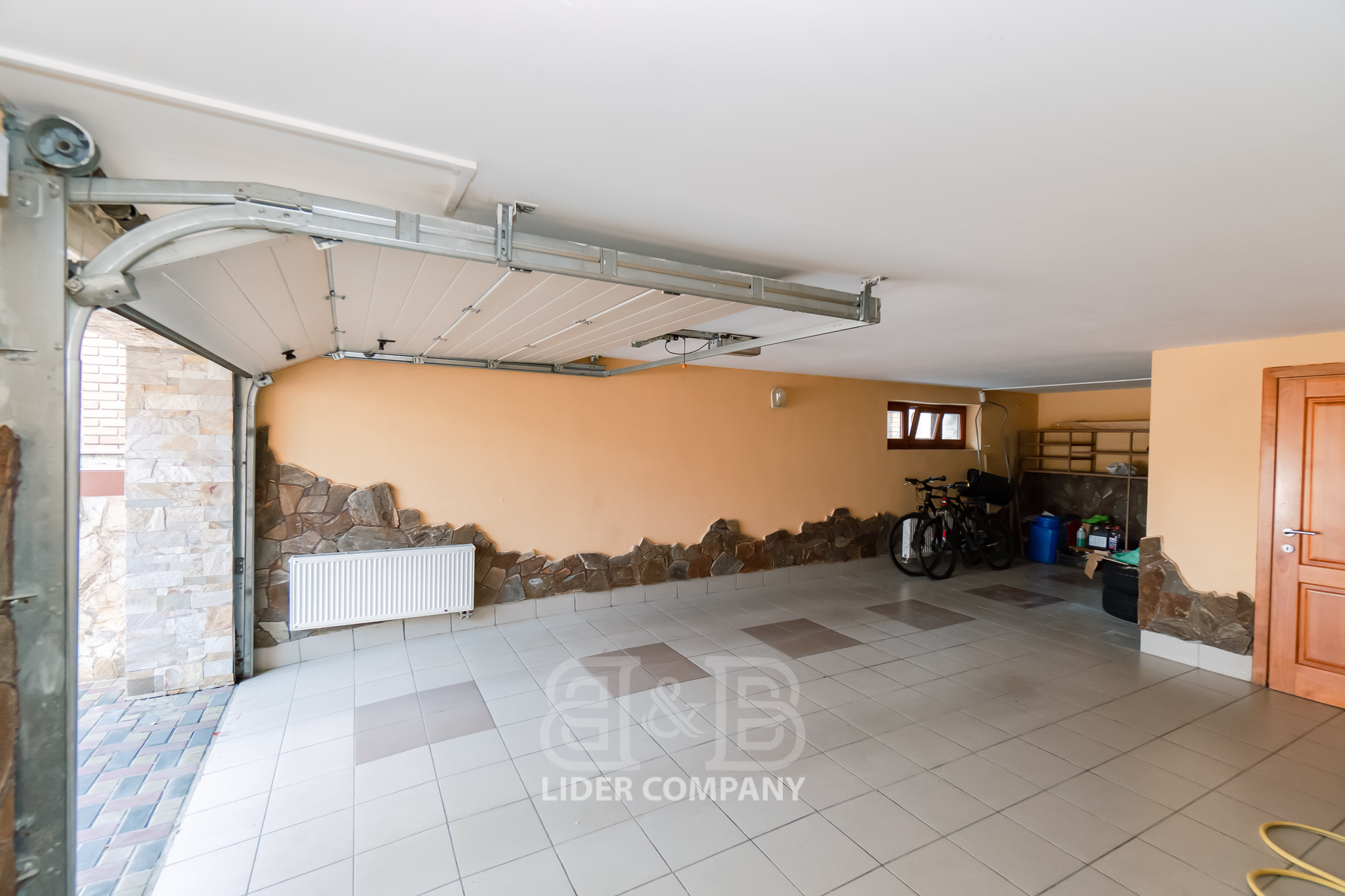 Casă în 4 nivele cu o suprafață de 480 m2 , Stăuceni