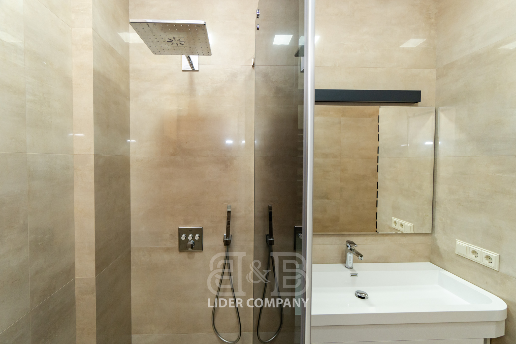Apartament 80 m2 în sectorul Centru , Chișinău
