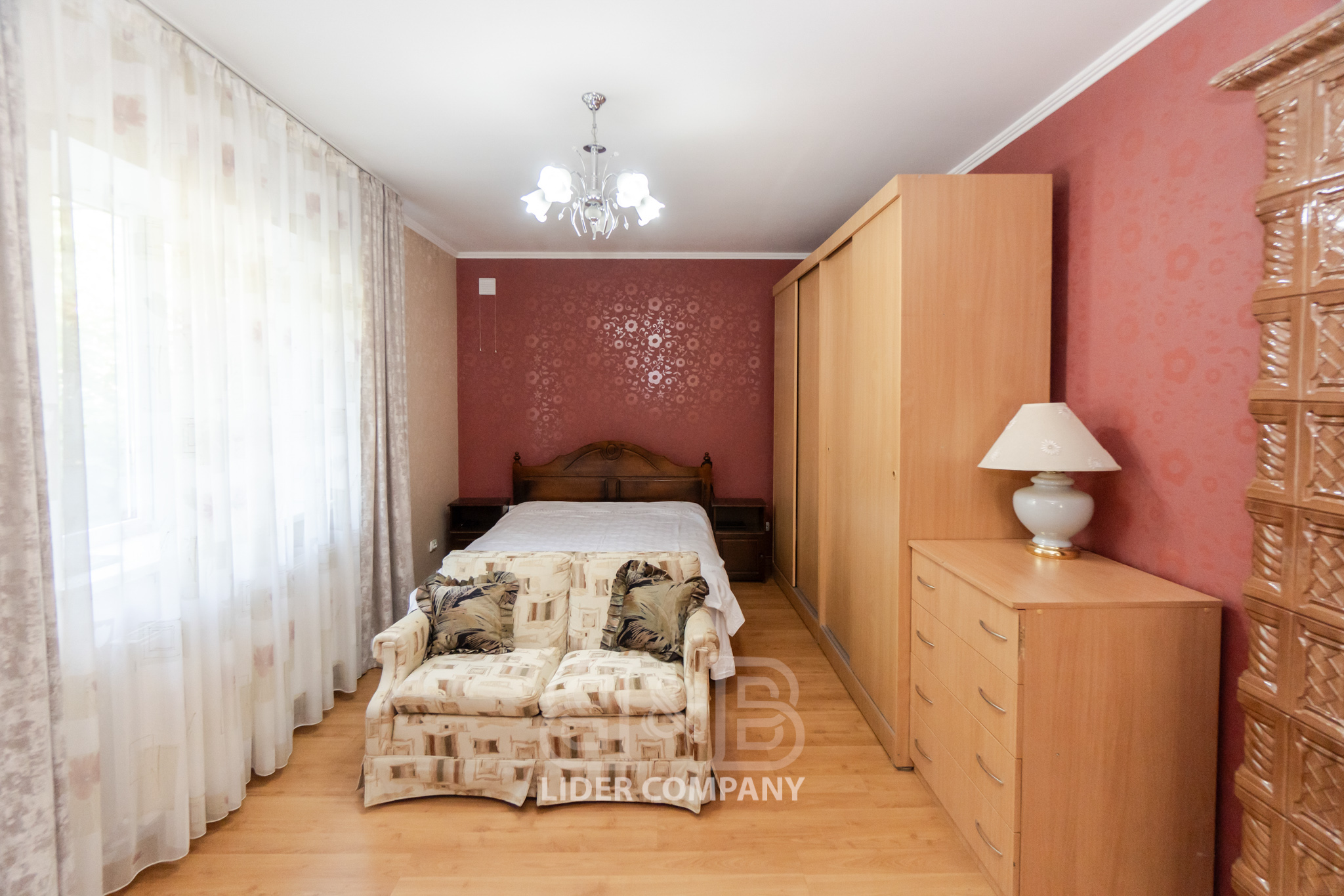 Casă în 3 nivele ,  Codru str.Sfîntul Nicolae 80