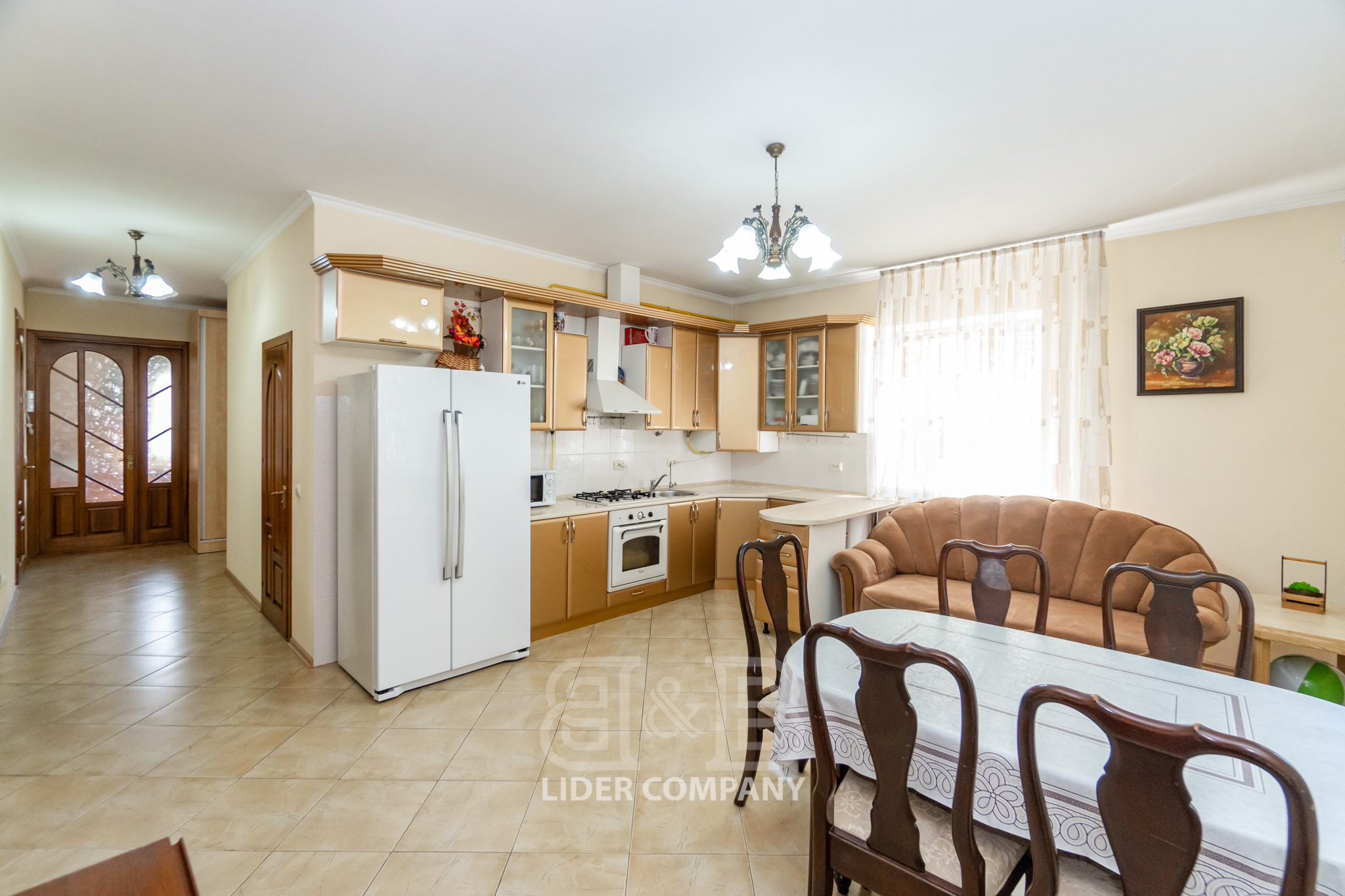 Casă în 3 nivele ,  Codru str.Sfîntul Nicolae 80