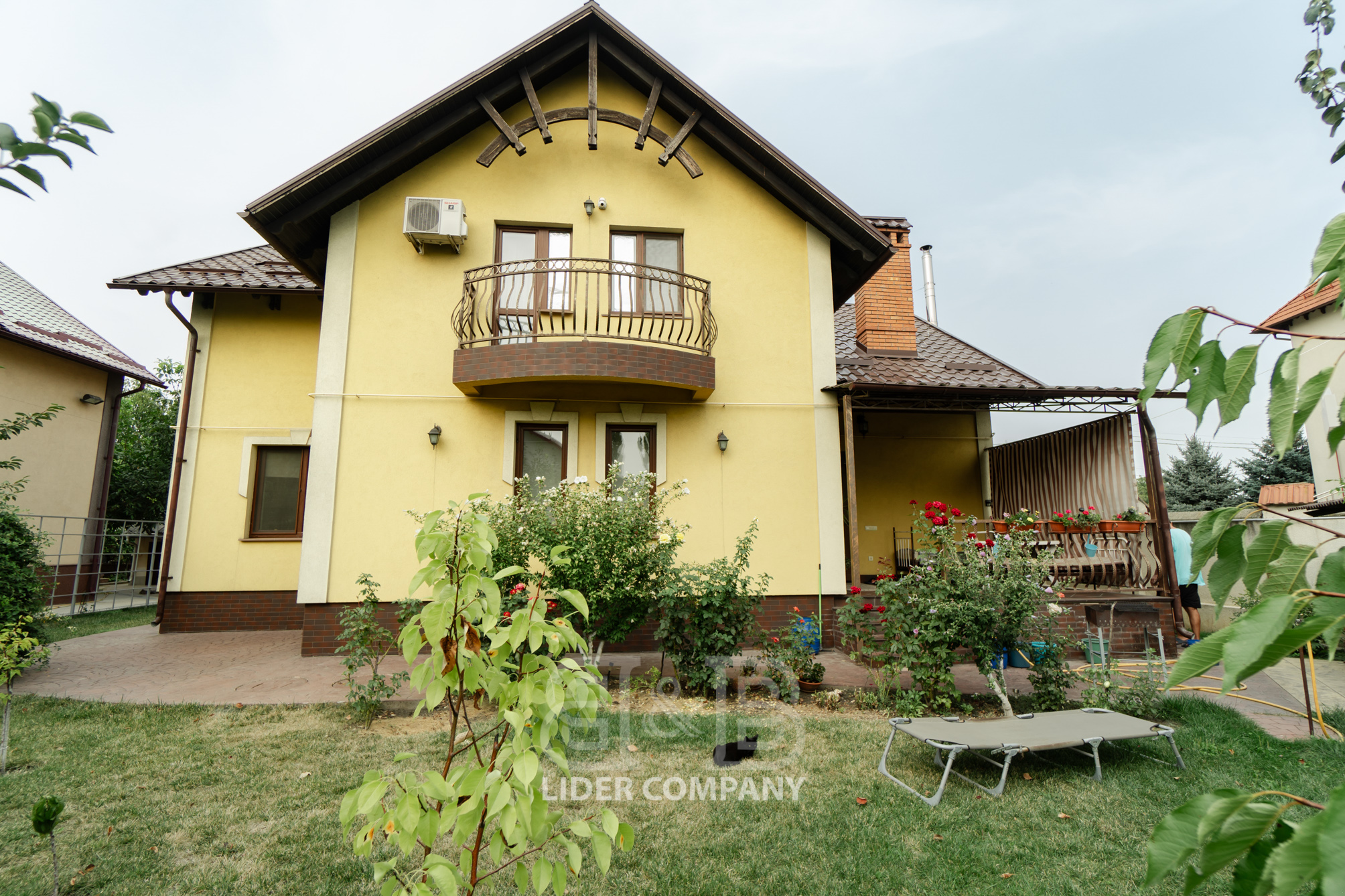 Casă gata de trai cu o suprafață de 220 m2 , Telecentru