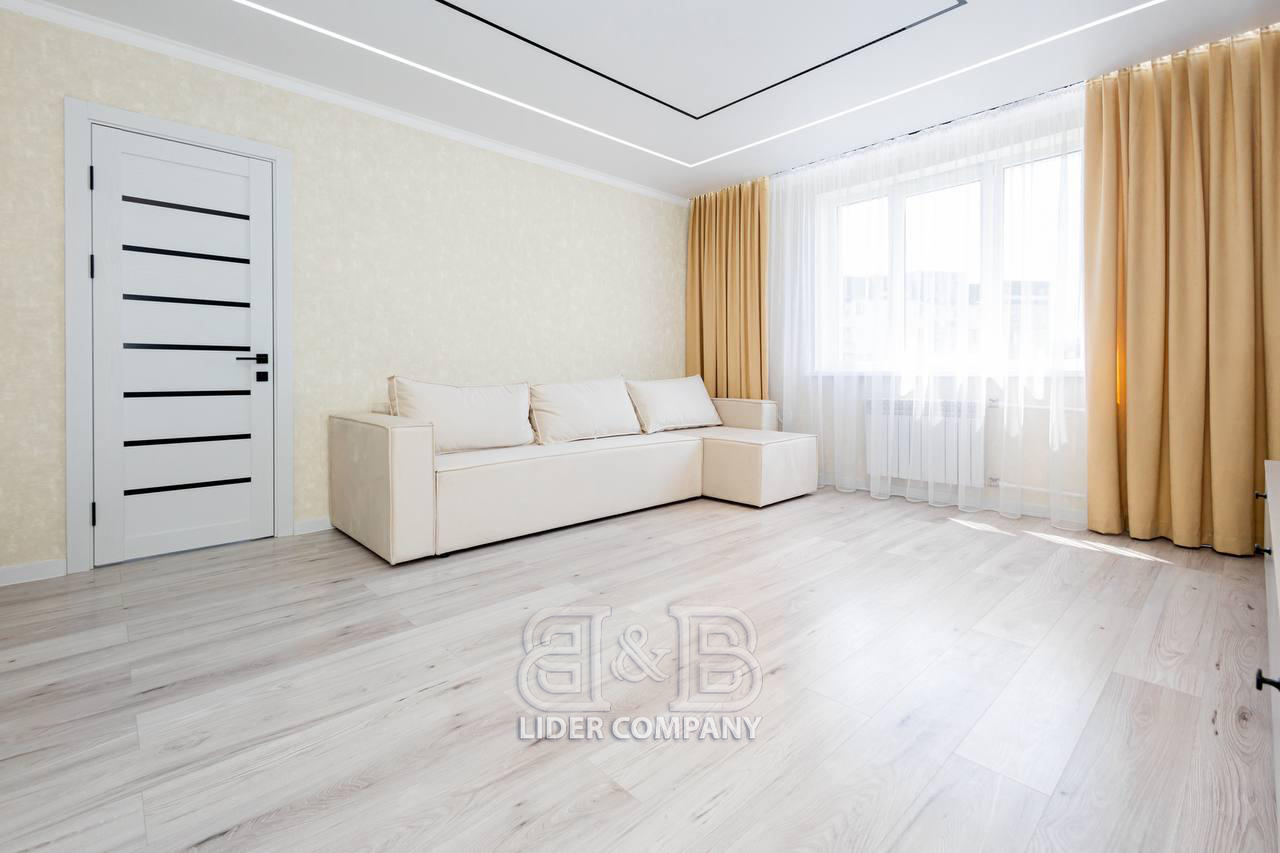 De vânzare apartament cu 4 camere și living – sectorul Buiucani