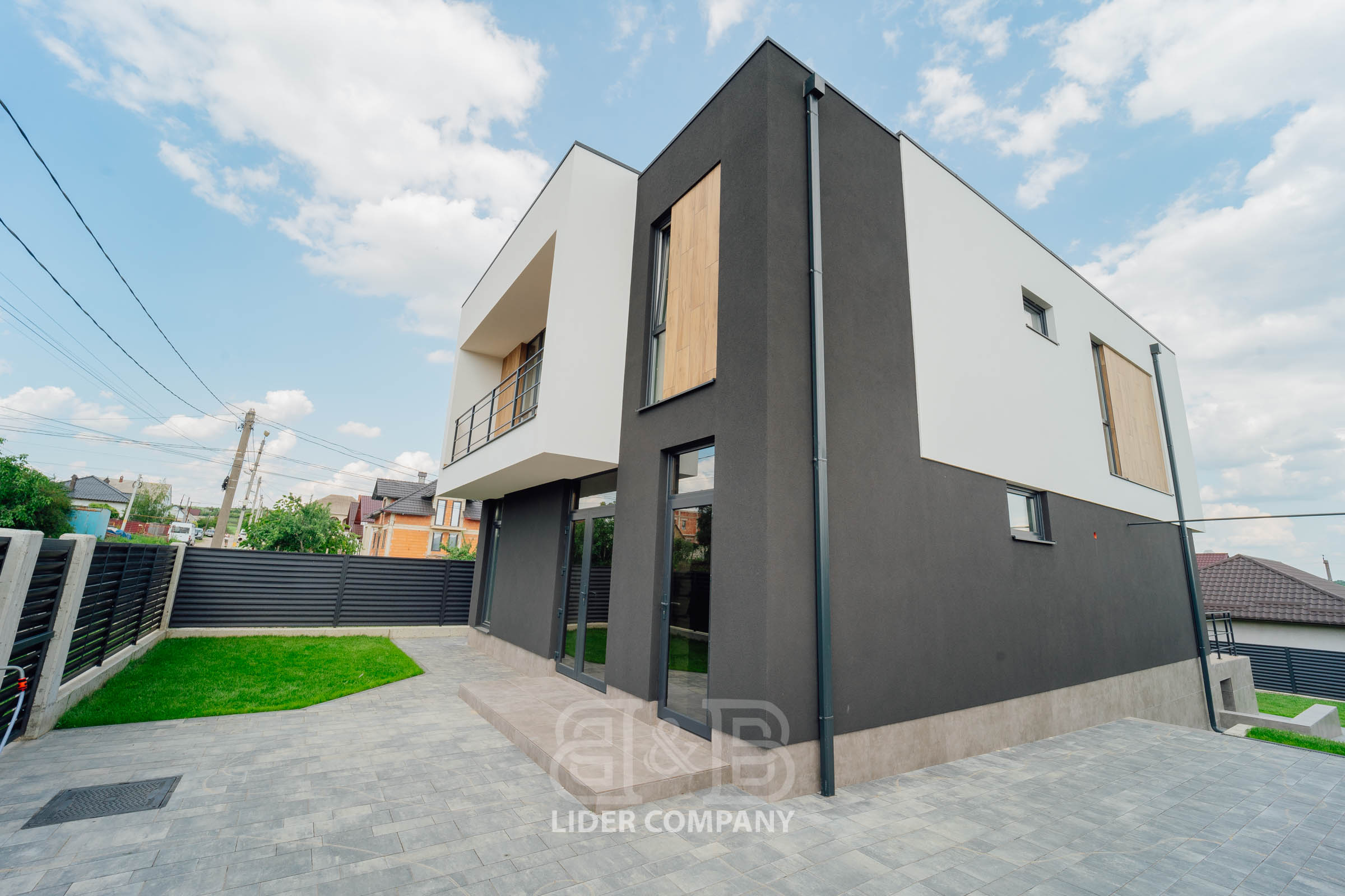 Casă rezidențială cu 2 etaje – Colonița