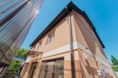 De vânzare – Casă cu 2 etaje în sectorul Botanica, str. Sarmizegetusa