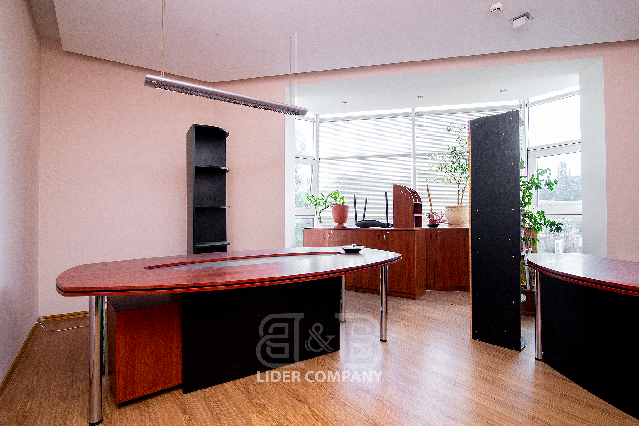 Spatiu comercial 440 mp Reparat Buiucani sculeni str. Mesager