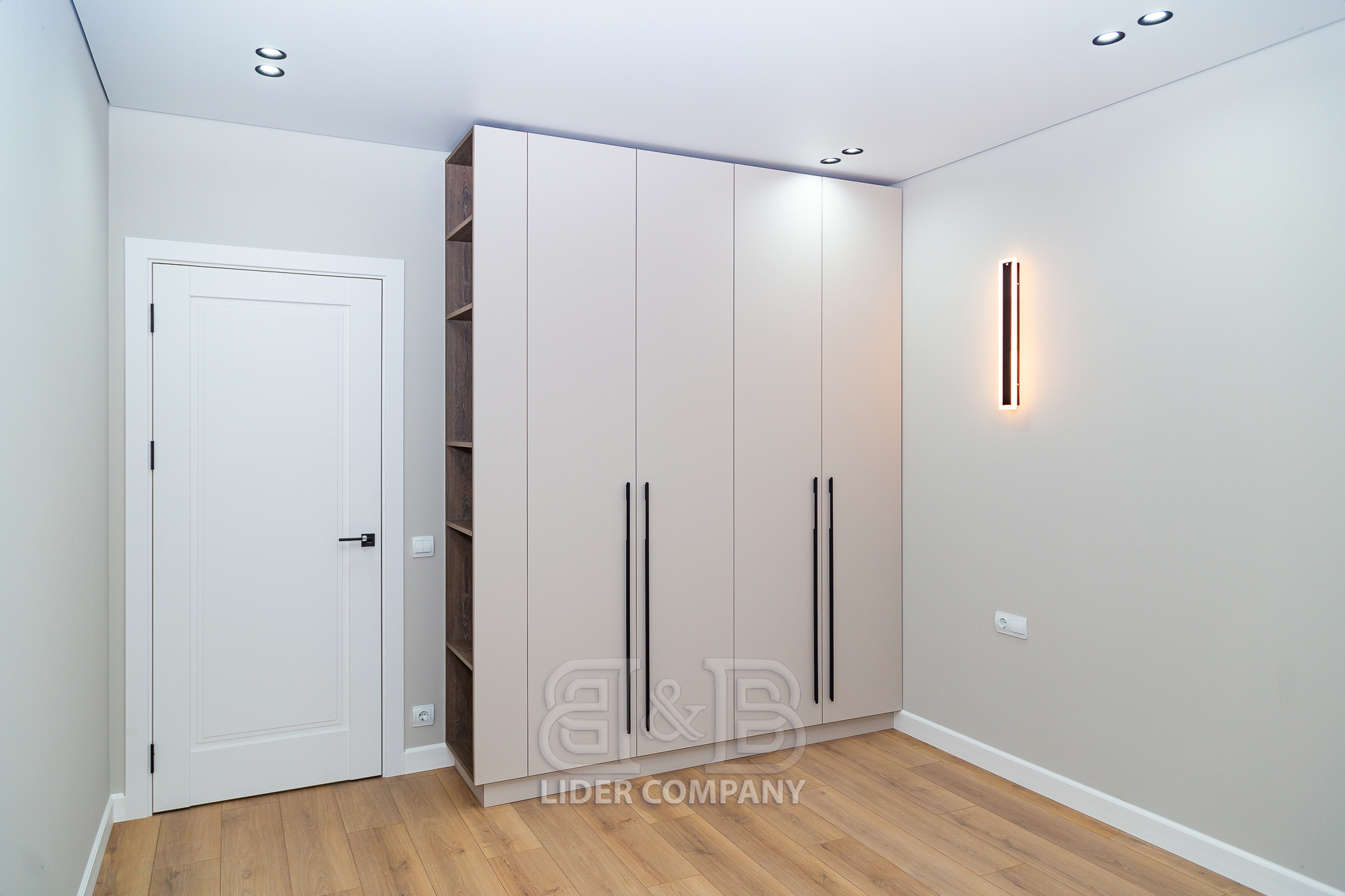 Apartament cu 3 camere de vânzare – sectorul Buiucani, Complexul ExFactor
