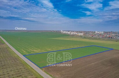 De vânzare teren agricol de 1 hectar în Bacioi