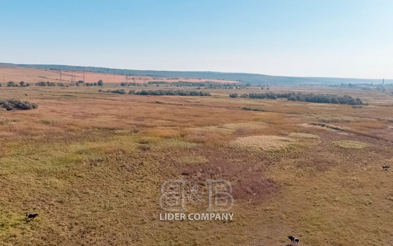 Teren extravilan de vânzare – 10 ha, Strășeni