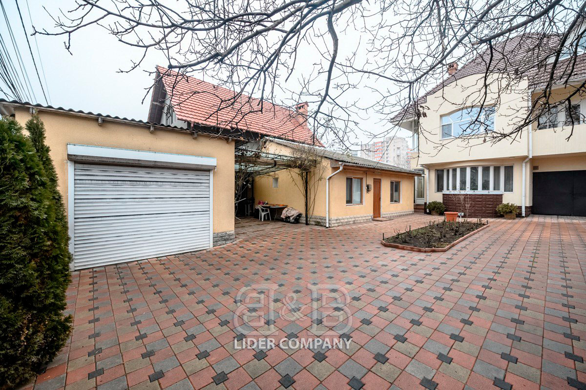 Casă rezidențială de vânzare – 3 etaje, Chișinău, Centru