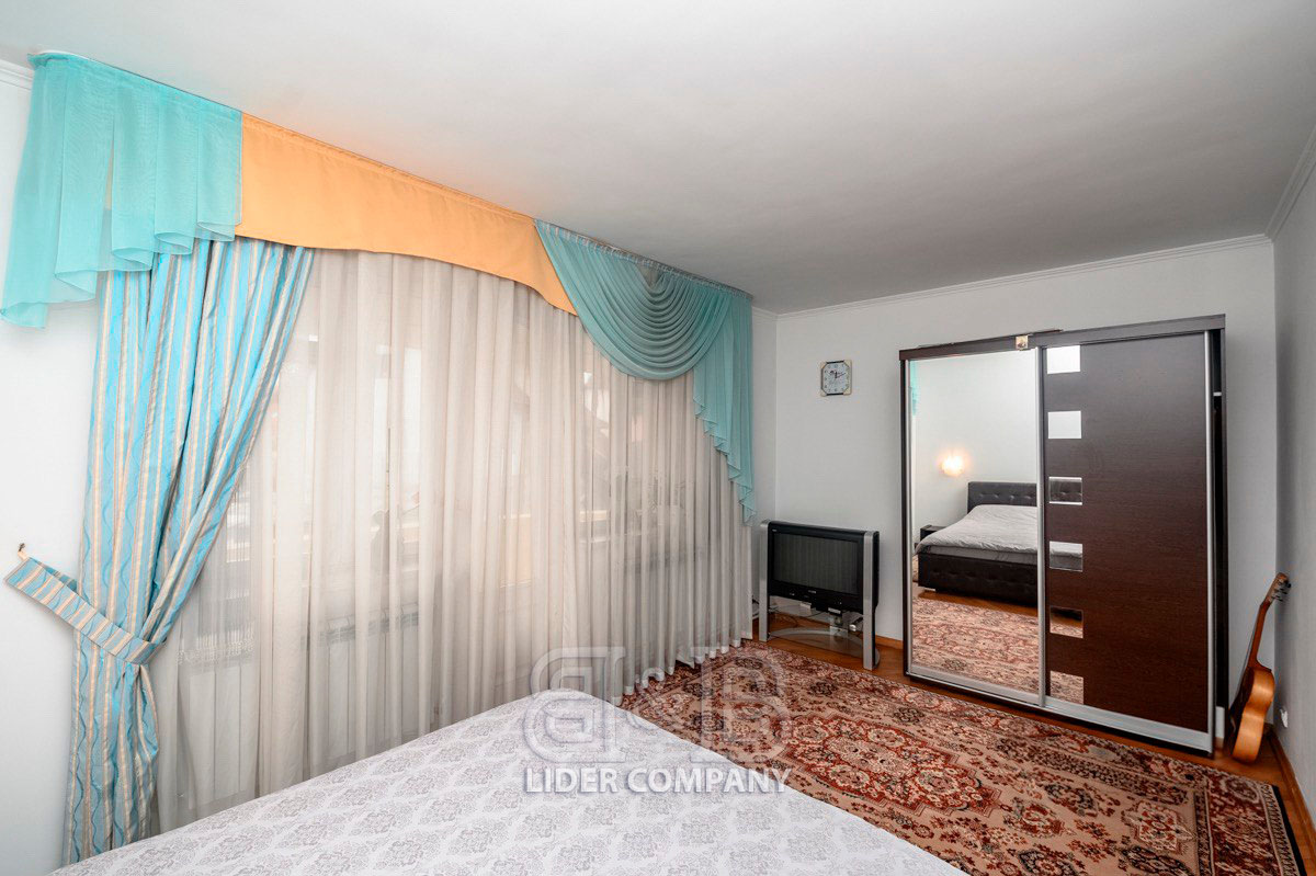 Casă rezidențială de vânzare – 3 etaje, Chișinău, Centru