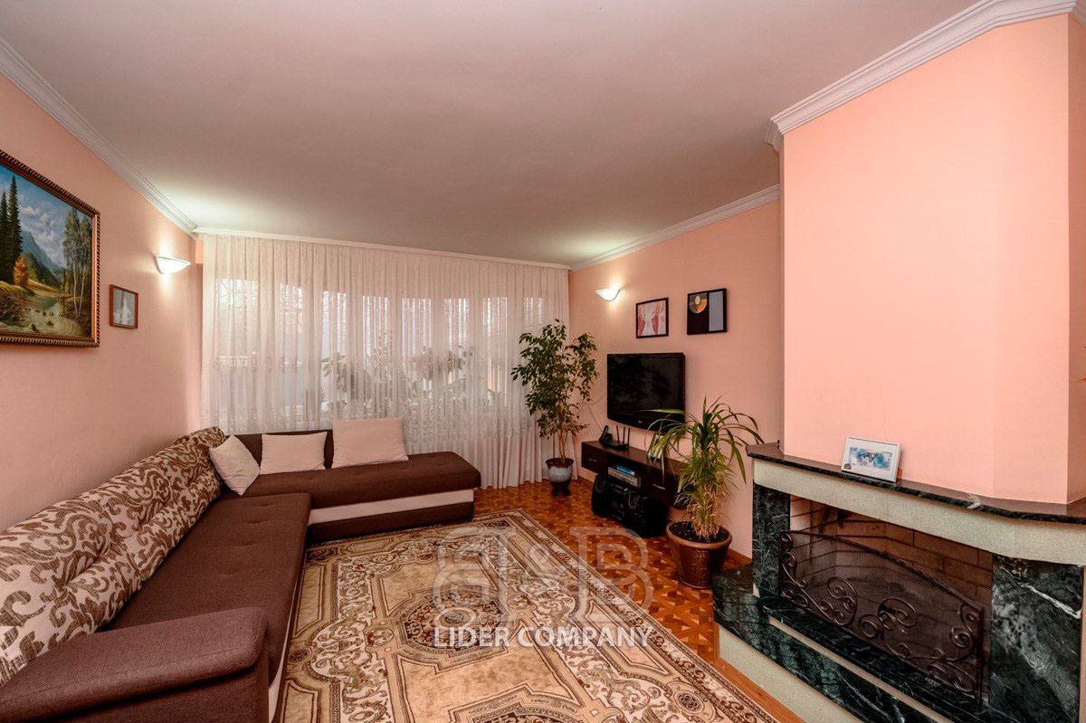 Casă rezidențială de vânzare – 3 etaje, Chișinău, Centru