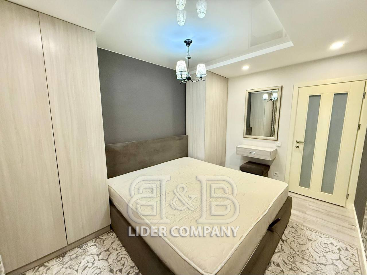 De vânzare apartament 2 camere+Living, sectorul Ciocana, strada Mircea cel Bătrân